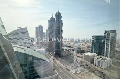 مكتب - 1 حمام للايجار في القمة - الخليج التجاري - دبي