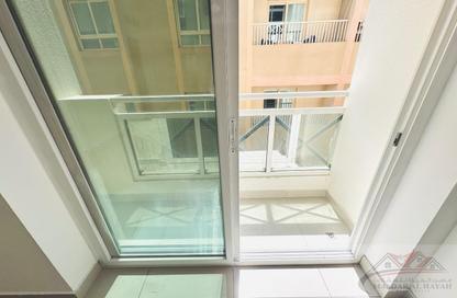 Apartment - 2 - 2 for rent in Muwaileh 29 Building - Muwaileh - Sharjah