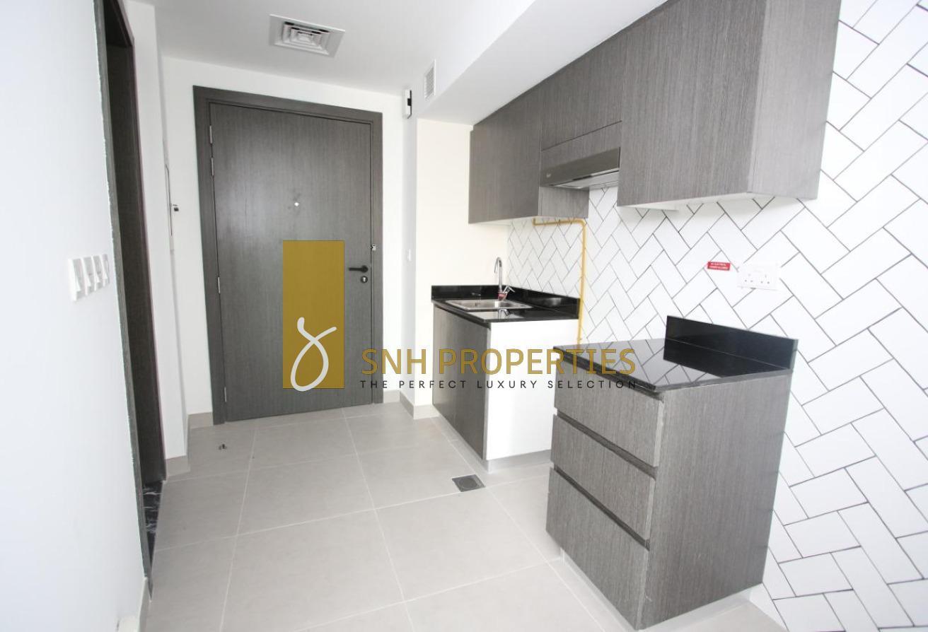 HIGH FLOOR | READY TO MOVE IN | SPACIOUS UNIT photo 6