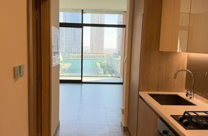 Apartment - 1 Bathroom for rent in Peninsula Two - Peninsula - Business Bay - Dubai
