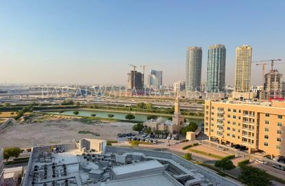 Apartment - 1 Bedroom - 1 Bathroom for rent in Mazaya 9 - Queue Point - Liwan - Dubai