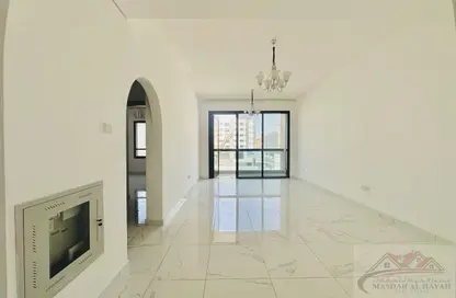 Apartment - 1 Bedroom - 2 Bathrooms for rent in Muwaileh 29 Building - Muwaileh - Sharjah