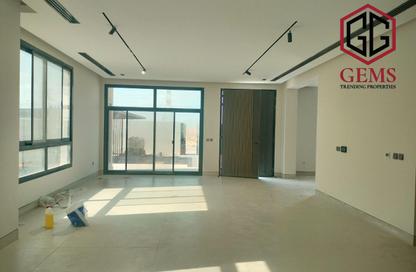 Villa - 4 Bedrooms - 5 Bathrooms for rent in Al Aweer 1 - Al Aweer - Dubai Villa - 4 Bedrooms - 5 Bathrooms for rent in Al Aweer 1 - Al Aweer - Dubai