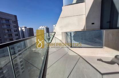 Apartment - 1 Bedroom - 2 Bathrooms for rent in Binghatti Phantom - District 17 - Jumeirah Village Circle - Dubai