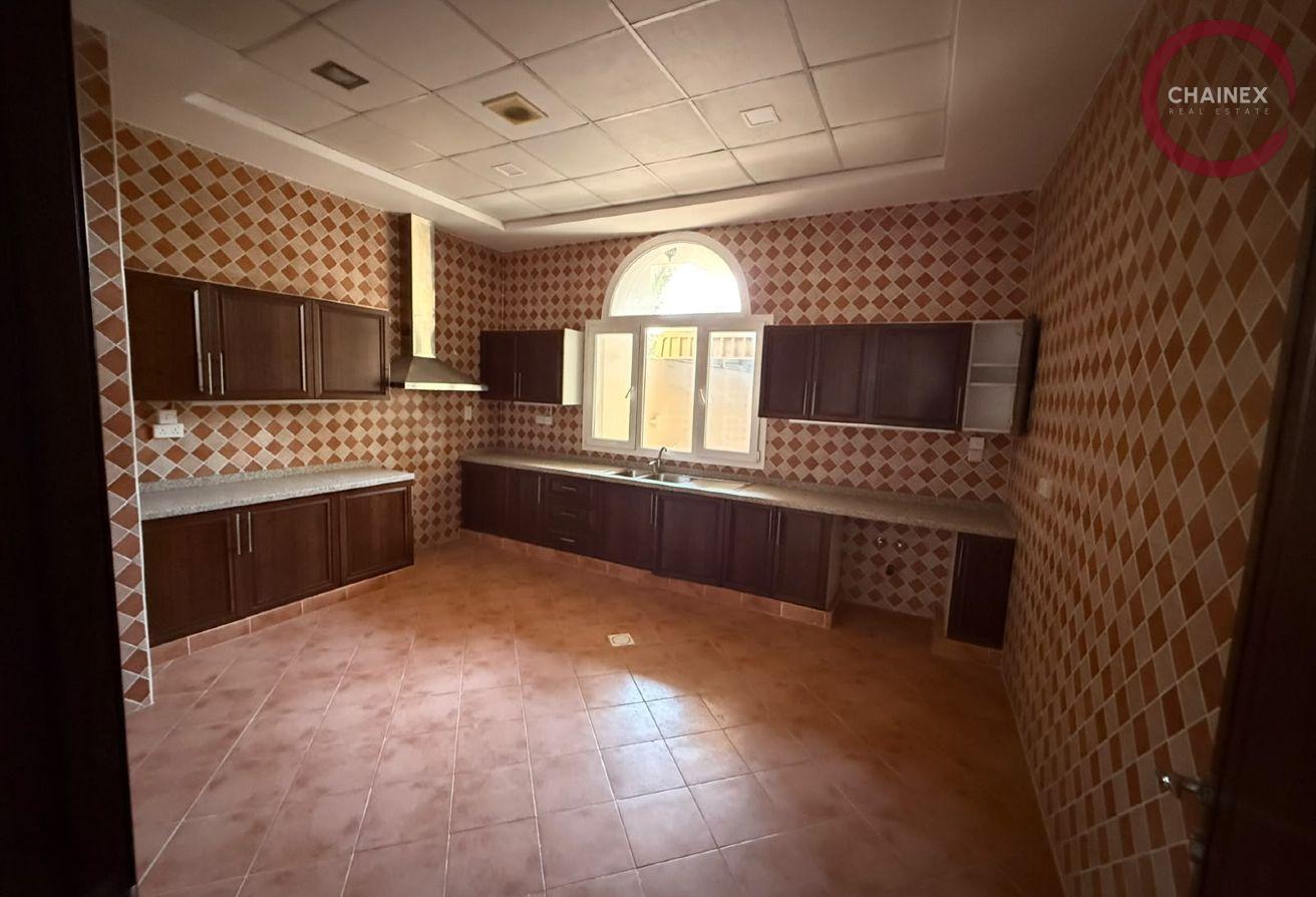 Umm Suqeim | Villa & Pool | Garden & Pool View photo 4