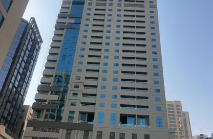 Apartment - 3 Bedrooms - 4 Bathrooms for rent in Sarab Tower - Al Khan - Sharjah