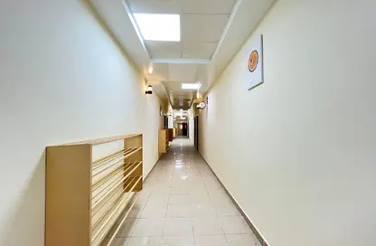 سكن الموظفين - استوديو - 8 حمامات للايجار في م-16 - مصفح الصناعية - مصفح - أبوظبي