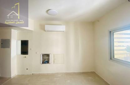 Apartment - Studio - 1 for rent in Al Khudayra Building - Al Ghuair - Al Gharb - Sharjah Apartment - Studio - 1 for rent in Al Khudayra Building - Al Ghuair - Al Gharb - Sharjah