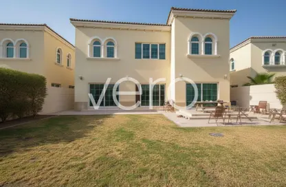 Villa - 4 Bedrooms - 5 Bathrooms for rent in District 8 - Jumeirah Park - Dubai