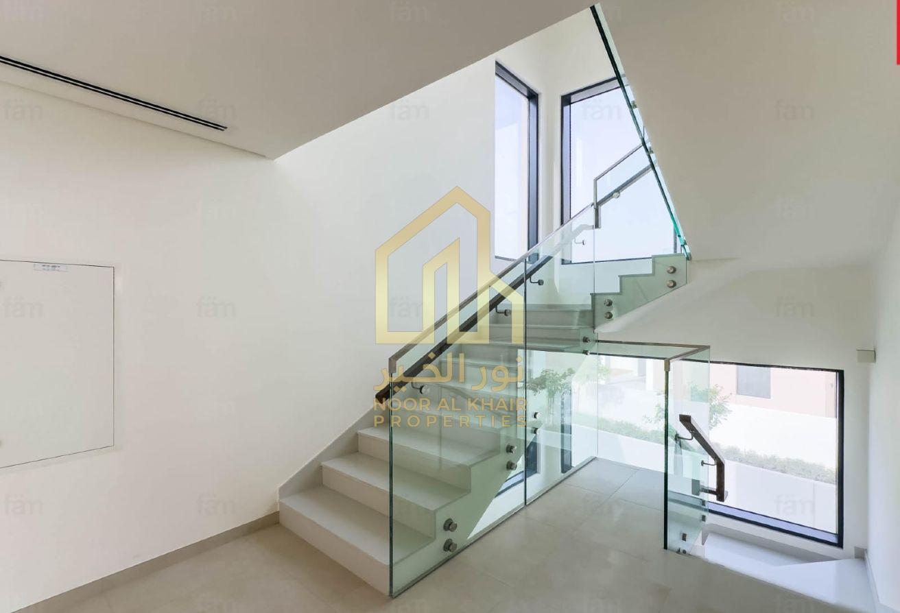 Caya 5BR Villa | Brand New | Private Garden photo 5
