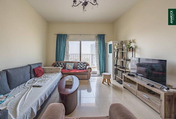 Furnished | High Floor | Available October 5th photo 3