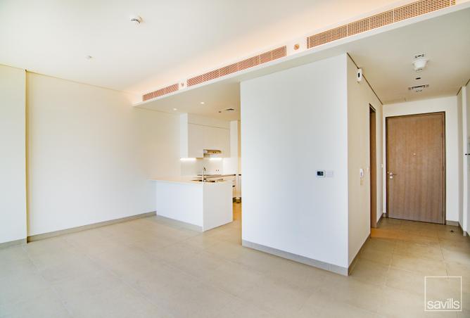 Spacious Bright 1BR with Balcony | 2 Baths