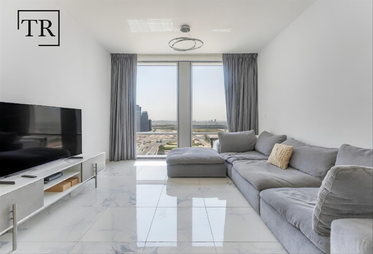 Canal View | Furnished | Prime Spot | Nearby Metro photo 5