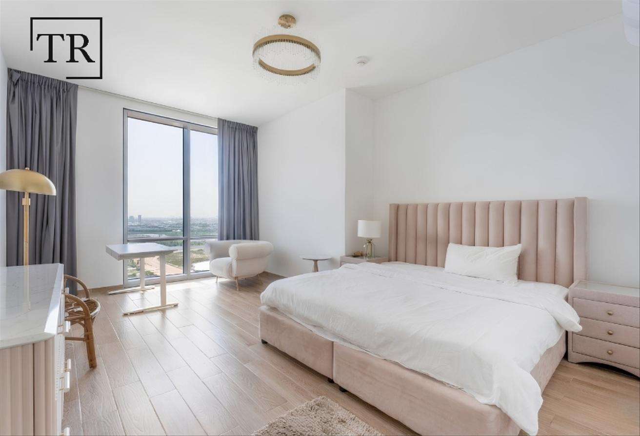 Canal View | Furnished | Prime Spot | Nearby Metro photo 12