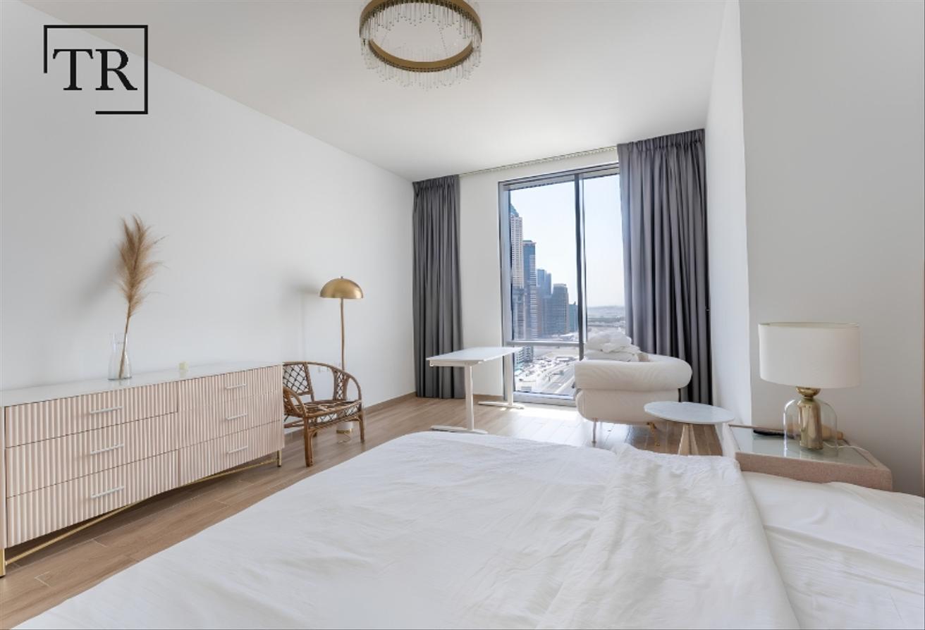 Canal View | Furnished | Prime Spot | Nearby Metro photo 13