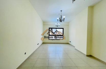 Apartment - 2 Bedrooms - 2 Bathrooms for rent in Yasmeen Building - Al Jaddaf - Dubai