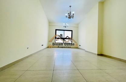 Apartment - 2 Bedrooms - 2 Bathrooms for rent in Yasmeen Building - Al Jaddaf - Dubai