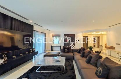 Villa - 5 Bedrooms - 6 Bathrooms for rent in District 2 - Royal Park - Jumeirah Park - Dubai