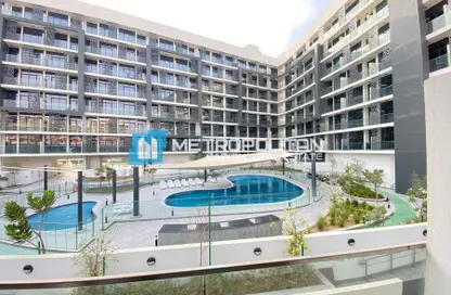 Apartment - 3 Bedrooms - 3 Bathrooms for sale in The Gate - Masdar City - Abu Dhabi