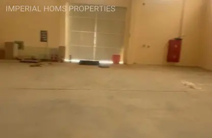 Warehouse - Studio - 2 Bathrooms for rent in Umm Al Thuoob - Umm Al Quwain