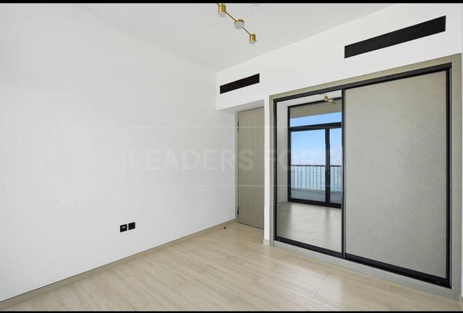 Modern Layout | High Floor | Community View