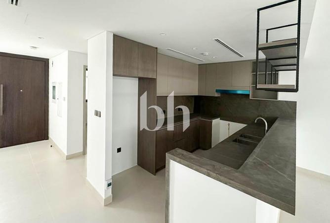 Newly | Private Garden | Unfurnished photo 3