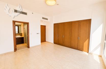 Apartment - 2 - 3 for sale in Marina Residences 1 - Marina Residences - Palm Jumeirah - Dubai