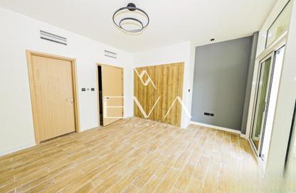 Townhouse - 2 - 3 for rent in Rukan 3 - Rukan - Dubai