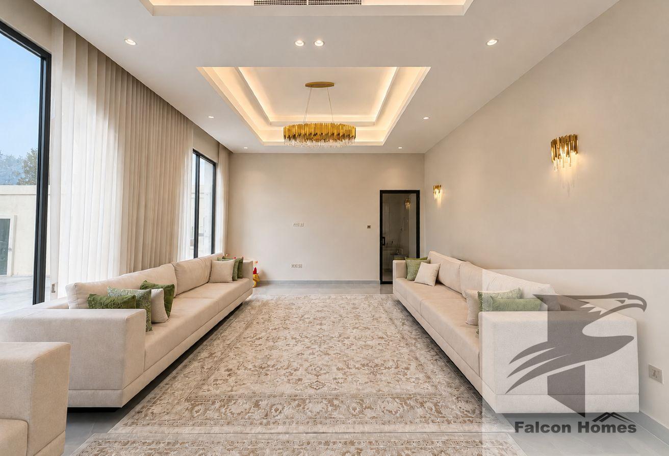 Spacious 5BR Villa with Private Pool and Garden photo 7