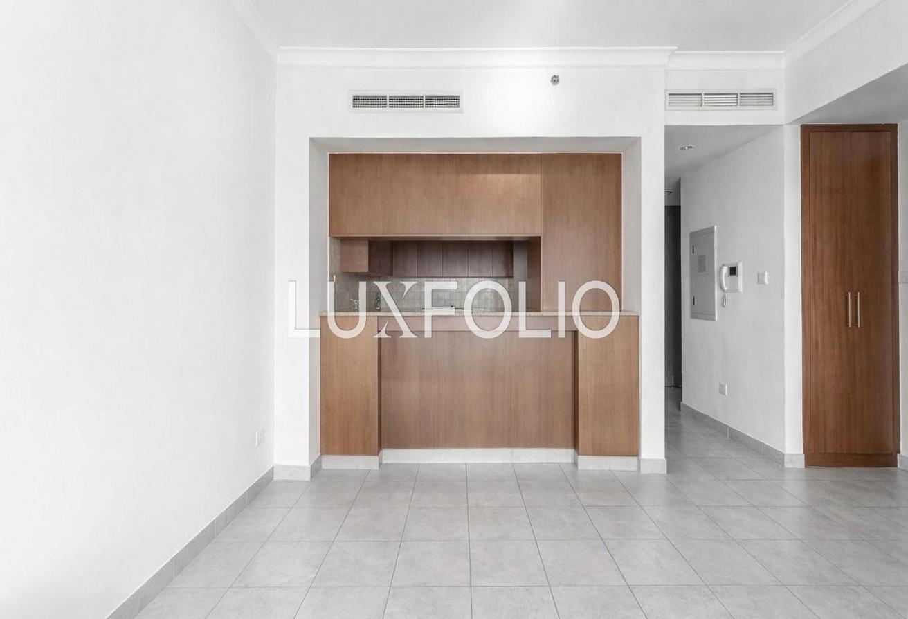 High Floor | Unfurnished | Multiple Cheques photo 4