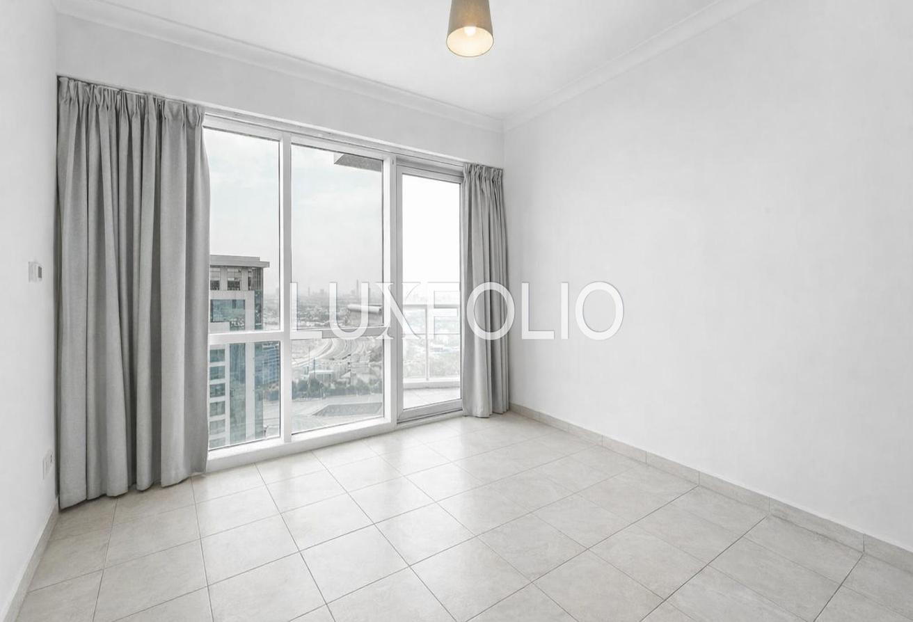 High Floor | Unfurnished | Multiple Cheques photo 8
