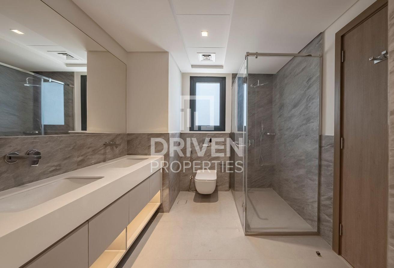 Modern and Corner Unit | Park View | Large Plot photo 26