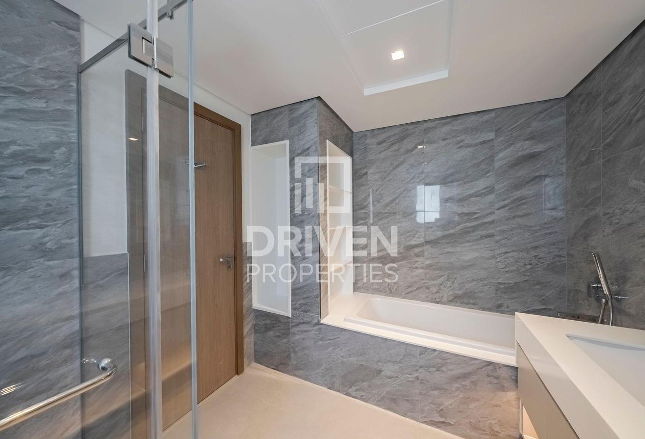 Modern and Corner Unit | Park View | Large Plot photo 25