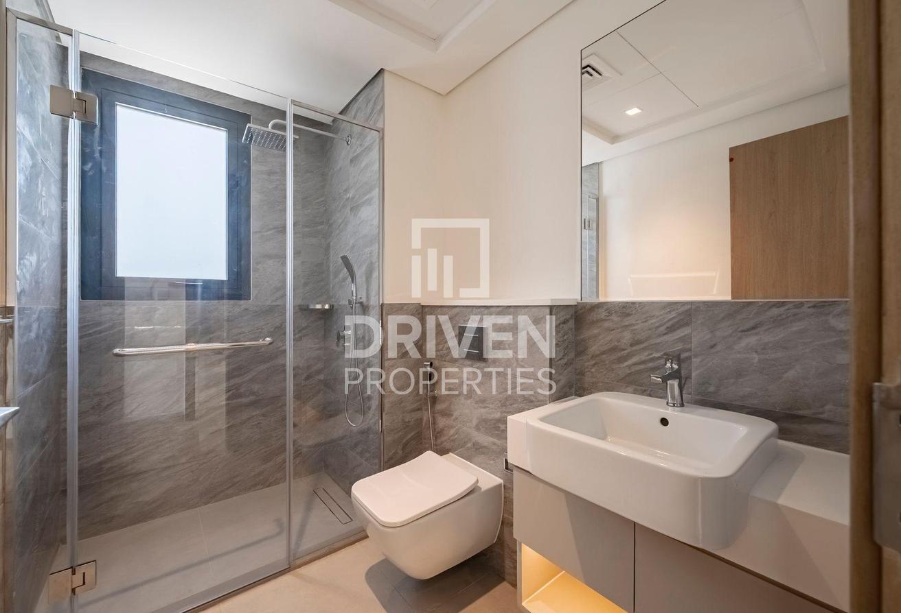 Modern and Corner Unit | Park View | Large Plot photo 27