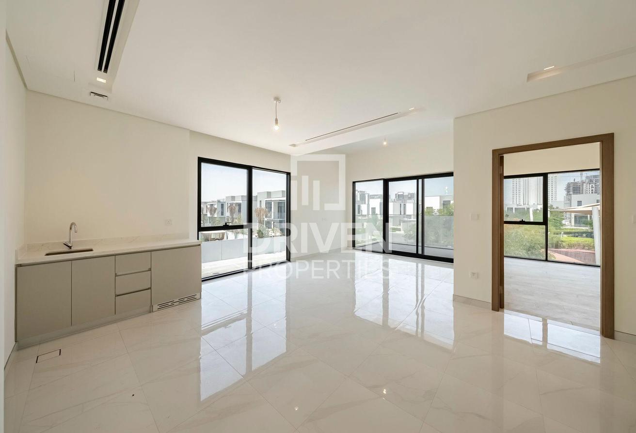 Modern and Corner Unit | Park View | Large Plot photo 19