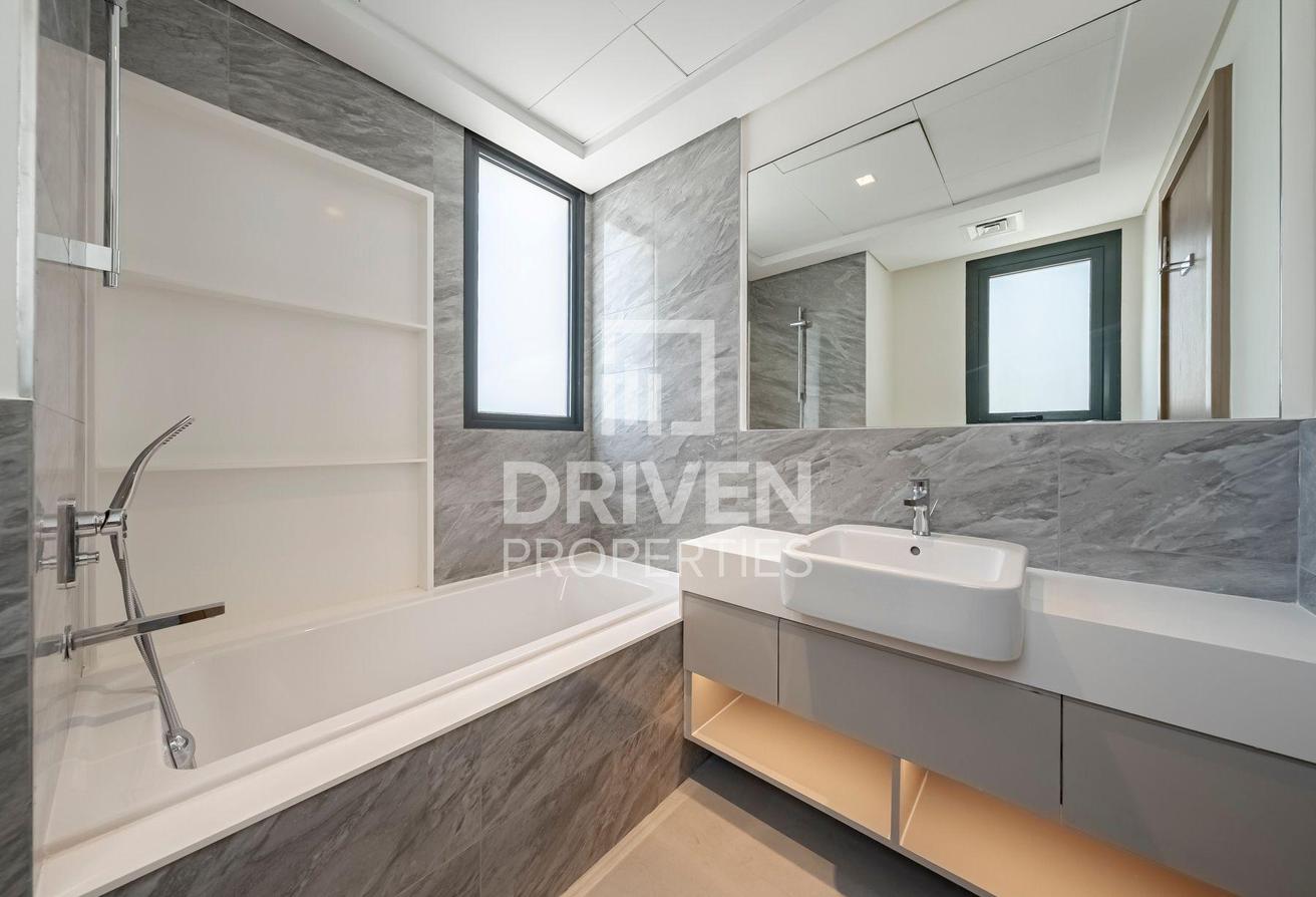 Modern and Corner Unit | Park View | Large Plot photo 28