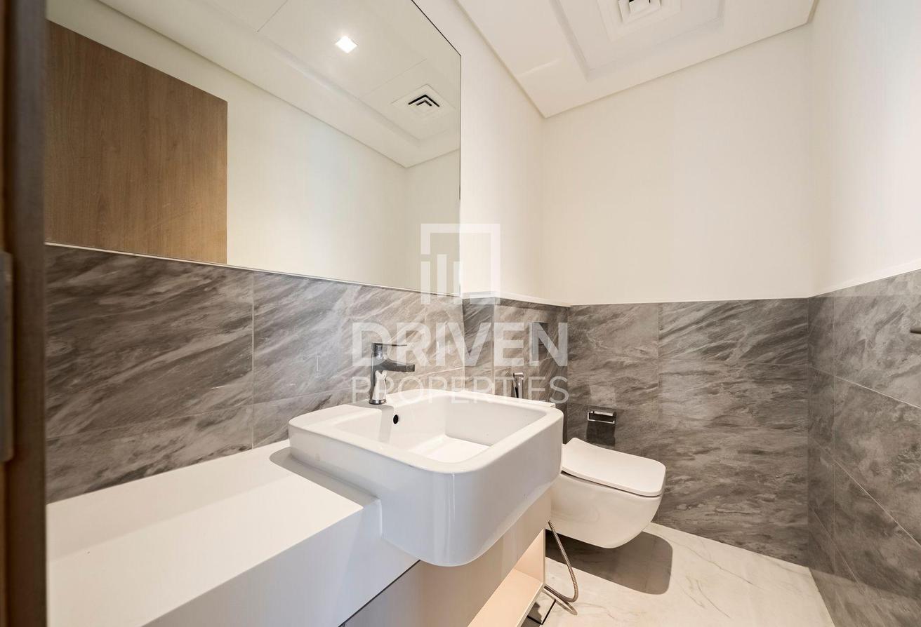 Modern and Corner Unit | Park View | Large Plot photo 22