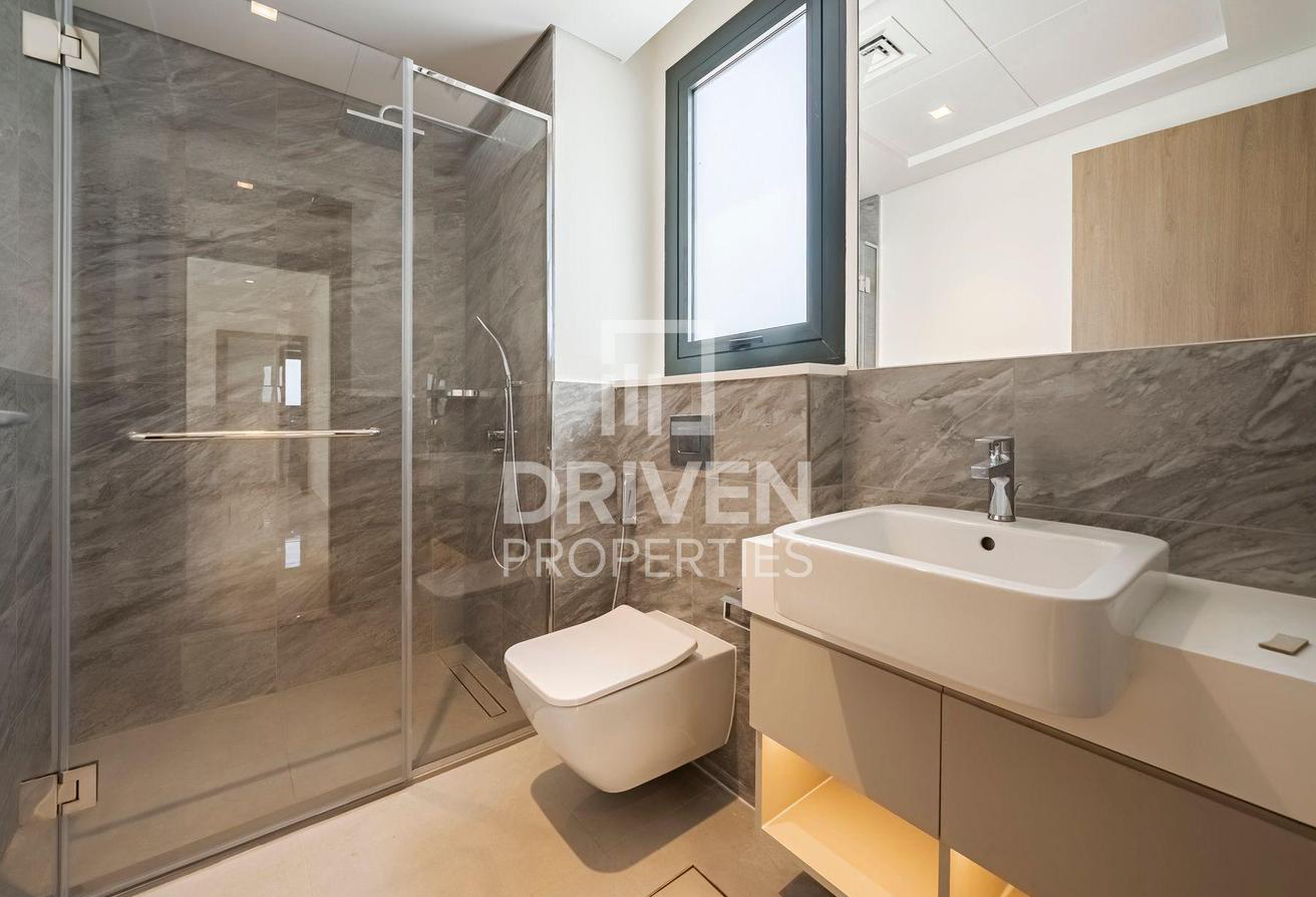 Modern and Corner Unit | Park View | Large Plot photo 29