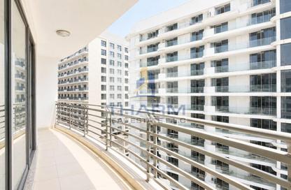 Apartment - 1 - 1 for rent in Desert Sun - Dubai Land Residence Complex - Dubai