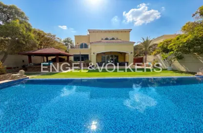 Villa - 4 Bedrooms - 6 Bathrooms for rent in District 4 - Jumeirah Park - Dubai