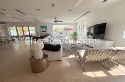 Villa - 4 Bedrooms - 6 Bathrooms for rent in District 4 - Jumeirah Park - Dubai