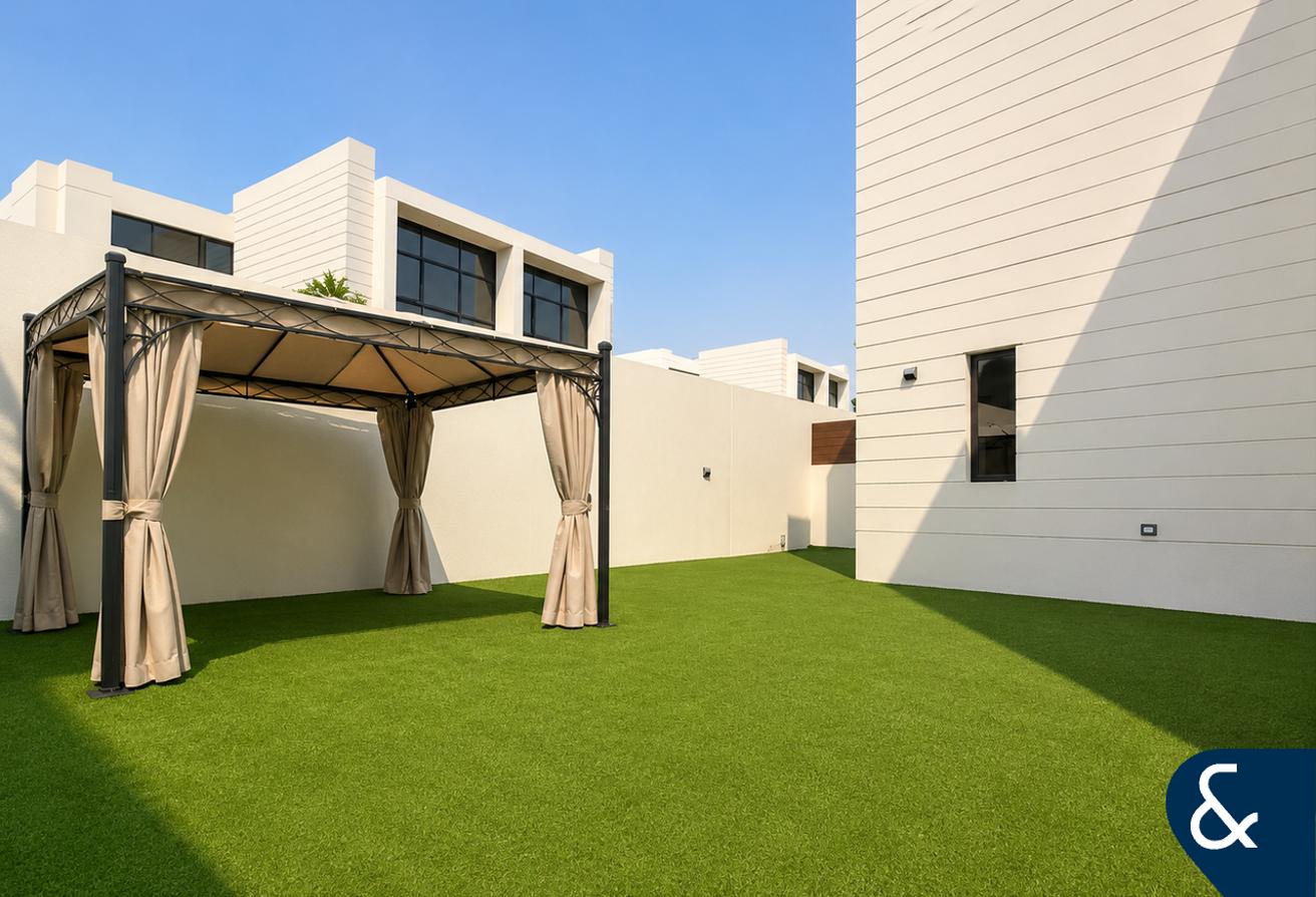 Furnished | Upgraded | 3 Bedrooms | Maids photo 7