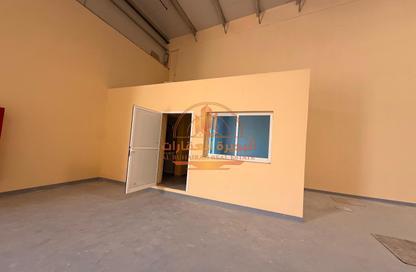 Warehouse - Studio - 2 Bathrooms for rent in Ali Mousa Building - Al Sajaa Industrial - Al Sajaa - Sharjah