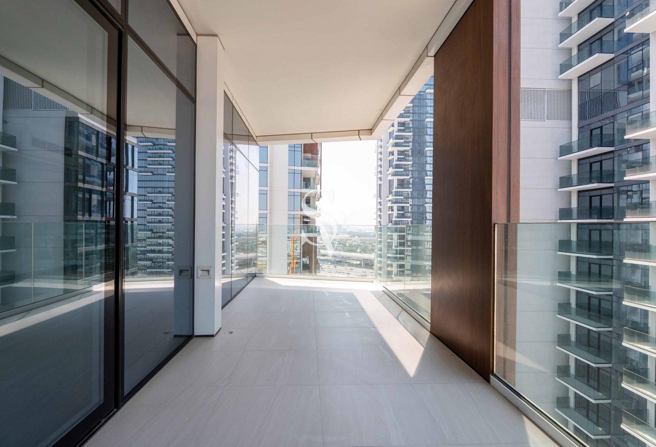 Ready To Move | Nearby Metro | Frame and Pool View photo 17