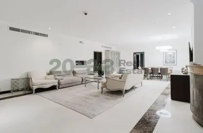 Apartment - 4 Bedrooms - 6 Bathrooms for sale in Rimal 1 - Rimal - Jumeirah Beach Residence - Dubai
