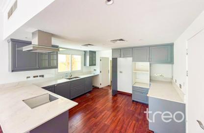 Villa - 5 Bedrooms - 4 Bathrooms for rent in Meadows 1 - Meadows - Dubai