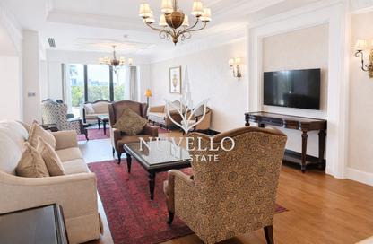 Villa - 5 Bedrooms - 7 Bathrooms for rent in Royal Residences Jumeirah Zabeel Saray - The Crescent - Palm Jumeirah - Dubai