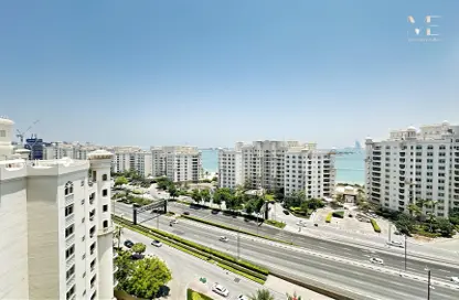 Apartment - 3 Bedrooms - 4 Bathrooms for rent in Al Khushkar - Shoreline Apartments - Palm Jumeirah - Dubai