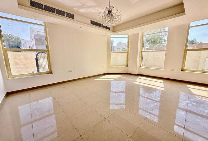 77806602 - Property Image 3