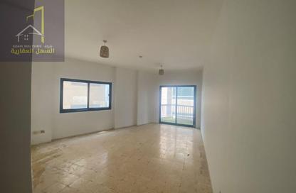 Apartment - 2 - 2 for rent in Business Tower - Al Majaz 2 - Al Majaz - Sharjah